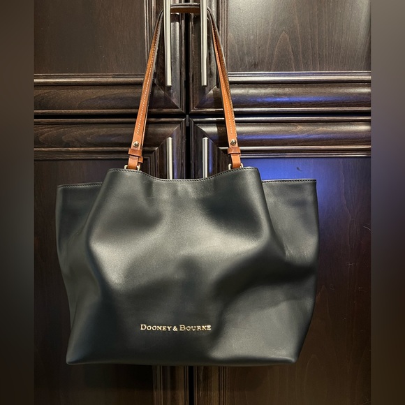 Dooney & Bourke Flynn Bag - Picture 4 of 10